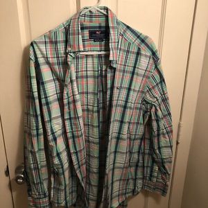 Vineyard Vines button down (L)